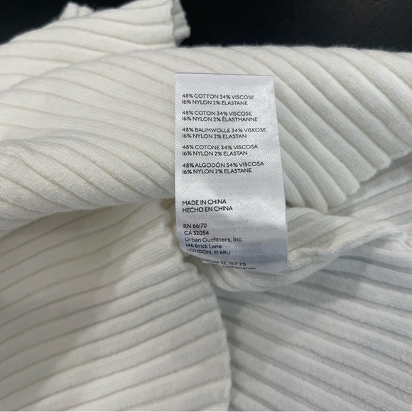 NWT BDG White Ribbed Crop Top Sz Large - Picture 4 of 7